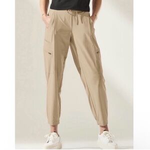 Athleta women’s tan Go Far Travel Pant joggers size 2P